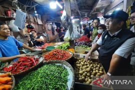 Bapanas pantau harga kebutuhan pokok di Pasar Tambun Bekasi