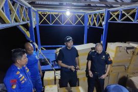 Polairud Polres Inhil gagalkan penyelundupan ribuan slop rokok ilegal