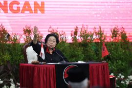 Megawati tepis isu melakukan intimidasi ke Kapolri