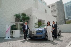 Rolls-Royce perkenalkan mobil listrik "Spectre" di Surabaya