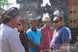 Bupati Jembrana selesaikan polemik status Pura Lesung Batu