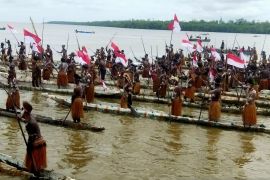 Parade Perahu Lesung warnai HUT RI di Asmat