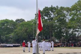 Pertama kali duplikat bendera pusaka berkibar di Bukittinggi