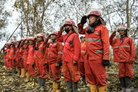 Manggala Agni upacara HUT RI ke-79 di lokasi kebakaran lahan gambut Lempuing Page 5 Small