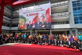 Peringati HUT ke-79 RI, Unej resmikan Gedung Soekarno