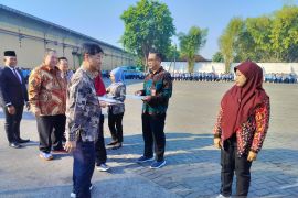 Tjiwi Kimia apresiasi karyawan yang telah bekerja selama 30 tahun