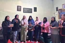 Mahasiswa UMM produksi sirup ekstrak temulawak cegah asam urat