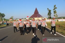 Jalan sehat dan lomba tradisional semarak Hari Pengayoman