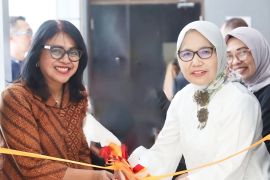 Kolaborasi dengan perguruan tinggi, Pos Indonesia luncurkan PosAja UMKM Centre di UGM