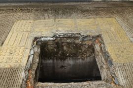 Wow penutup besi trotoar di Jalan Kartini banyak dicuri