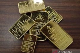 Harga emas Antam turun Rp4.000 menjadi Rp1,415 juta per gram