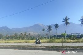 BBKSDA Jabar tutup jalur pendakian Gunung Guntur akibat kebakaran hutan