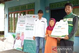 329 paket sembako Adaro "Hidupkan Hati" untuk Desa Pulantan