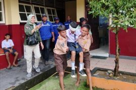 Dinsos Ambon bersama mitra Taganasosialisasi mitigasi bencana di sekolah