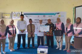 YBM dan Srikandi PLN Kalselteng peduli pendidikan sejak dini