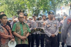 Petugas gabungan amankan unjuk rasa di "Rumah Banjar"