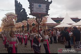 Pemkab Tabanan lestarikan budaya lewat Tanah Lot Art & Festival