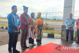 Pj Gubernur Sugito tiba di Bangka Belitung, disambut tarian Reog Ponorogo