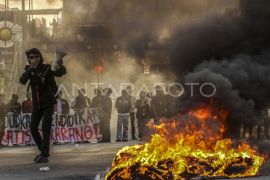 Unjuk rasa tolak pengesahan revisi UU Pilkada dibubarkan