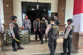 Polres Jembrana sterilkan kantor KPU jelang pendaftaran Pilkada 2024
