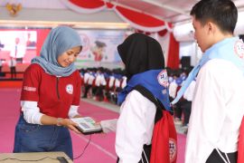 Maba Untag Surabaya antusias gunakan fingerprint dan face recognition pada PKKMB