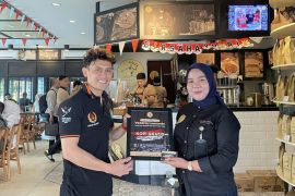 Warung kopi di Pontianak berikan hadiah Veddriq ngopi gratis seumur hidup