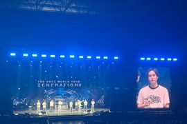 Jacob THE BOYZ bawakan lagu "Sialan" Juicy Luicy di konser Jakarta