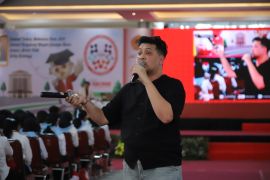 Influencer "De Kadoor" ajak mahasiswa Untag hindari narkoba