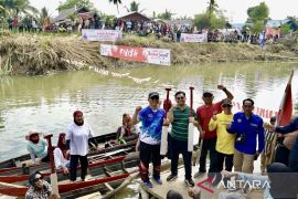 Pemkab HST jaga tradisi Bakayuh Jukung  warisan budaya