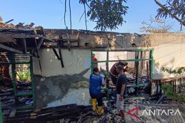 Kerugian kebakaran kios kayu dan rumah di Palabuhanratu capai Rp500 juta