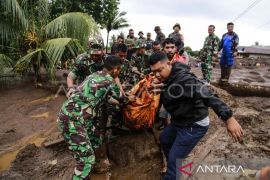 Banjir bandang hantam Ternate, 10 warga dilaporkan meninggal dunia