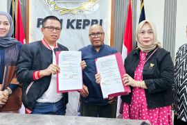 Dewan Kebudayaan Makassar dan KKSS Kepri tandatangani kerja sama pengembangan budaya