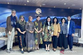 Kriyanusa mengangkat perajin muda berperan dalam kemajuan wastra Indonesia