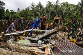Search and rescue of flash flood victims in Ternate
