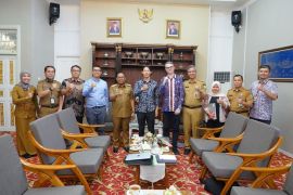 Kedutaan Besar Inggris cek kesiapan upaya mitigasi perubahan iklim di Riau