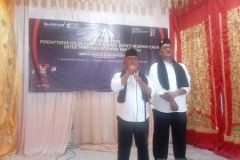 Dokumen pendaftaran Bacalon Bupati dan Wakil Bupati Pasbar Yulianto-M Ihpan lengkap dan benar