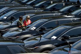 Kemarin, manfaat mandi air dingin hingga jenis baterai mobil listrik