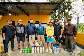 Polisi bekuk dua nelayan yang tangkap ikan pakai bahan peledak di Konawe