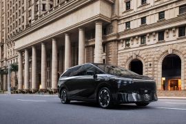 Pasar mobil listrik premium di China diprediksi melambat pada 2025