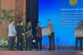 Imigrasi Surabaya sabet penghargaan dari Dirjen Perbendaharaan Jatim