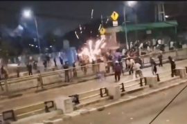 Satu anggota polisi terkena air keras saat bubarkan tawuran