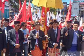 Diusung 6 partai, Hapendi-Gempar daftar KPU Padangsidimpuan