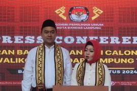 Diusung empat parpol, Reihana-Aryodhia daftar ke KPU Bandarlampung