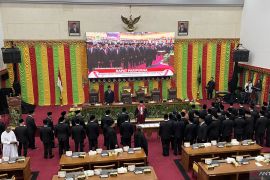 Sebanyak 50 anggota DPRD Kota Batam terpilih resmi dilantik
