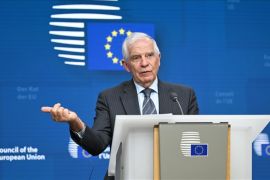 Menjatuhkan sanksi dua menteri ekstrimis dikritik Israel