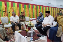 Kamsol dan Bustami HY datang ke KPU minta maaf batal daftarkan diri
