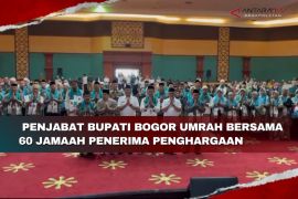 Penjabat Bupati Bogor memimpin keberangkatan umrah 60 jamaah penerima penghargaan