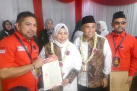 KPU terima berkas syarat peserta Pilkada Kalsel Acil Odah &ndash; Rozanie