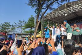 Uya Kuya  meriahkan Senam Sehat Bahagia Ratu Zakiyah-Najib Hamas