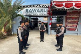 Polisi perketat pengamanan Kantor Bawaslu Papua Selatan